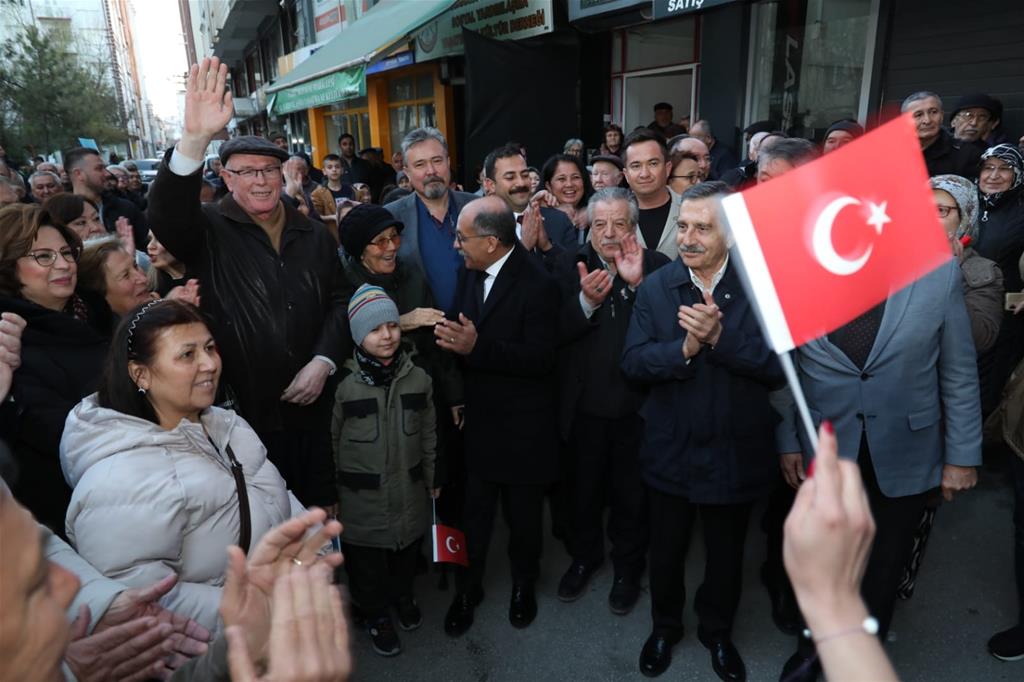 Kurt, Ataç ve Ünlüce’den miting gibi dernek ziyareti