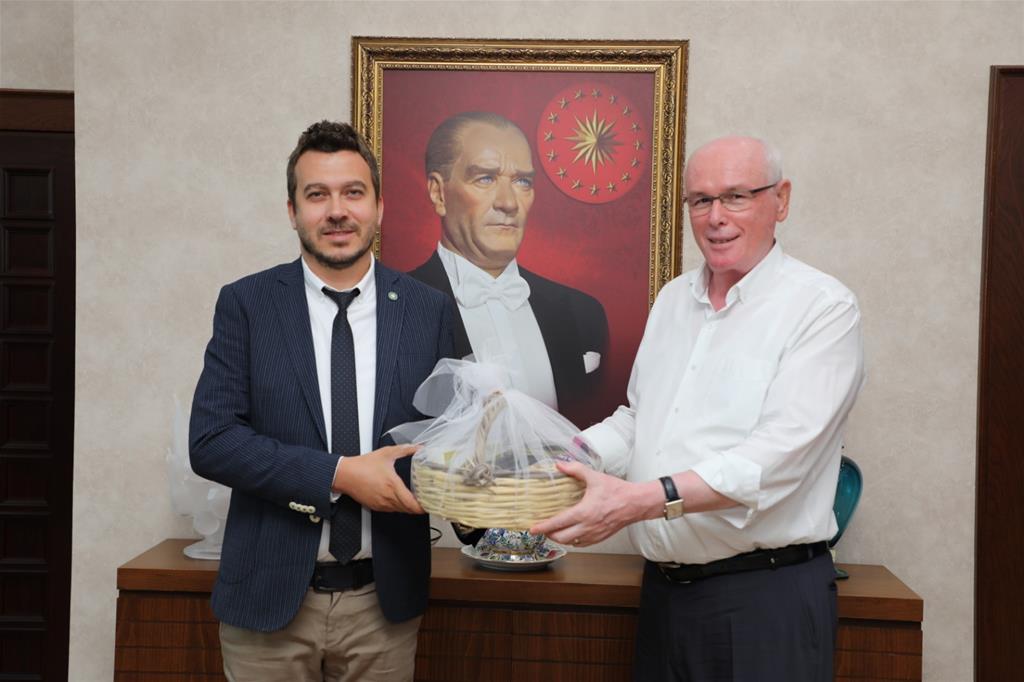 Efeler Belediyesi Başkan Kurt’u ziyaret etti