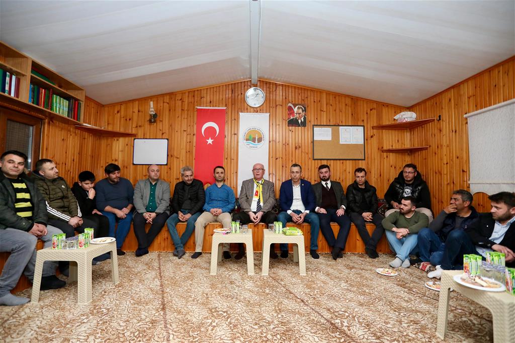 Başkan Kurt Bayburt Çamlıkoz Köyü Gençlik Derneği’ni ziyaret etti